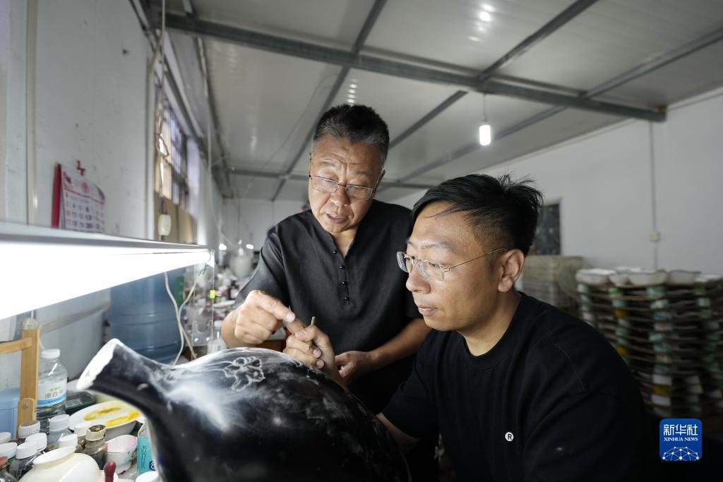 小新棋牌下载